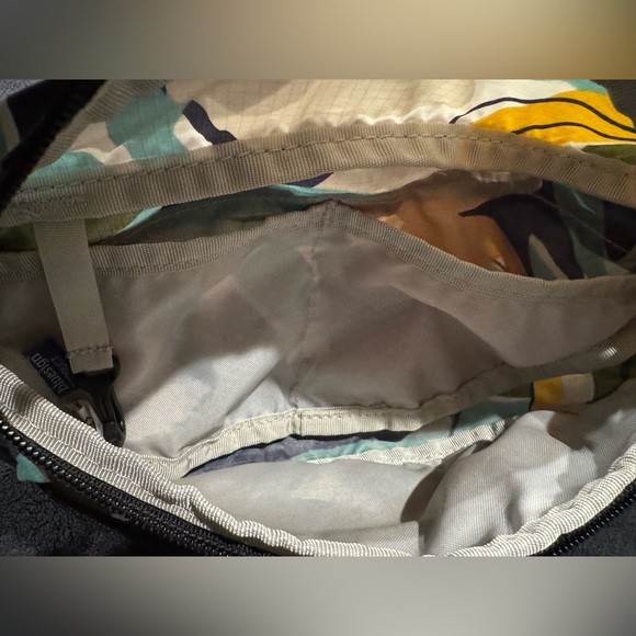 REl Co-op Trail 2 Print Waist Pack with a unique Tropical leaf pattern - Picture 9 of 16